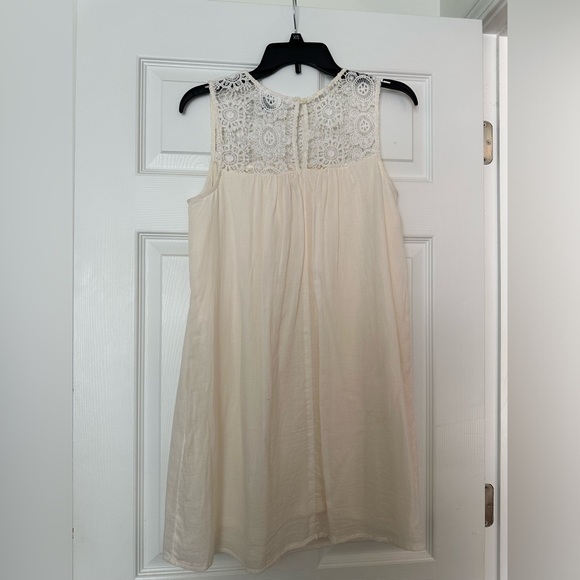 Old Navy Cream Lace Mini Dress - Picture 2 of 3